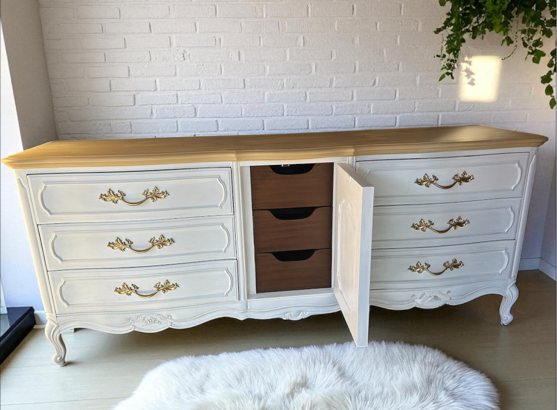 Thomasville refinished 9-drawer dresser