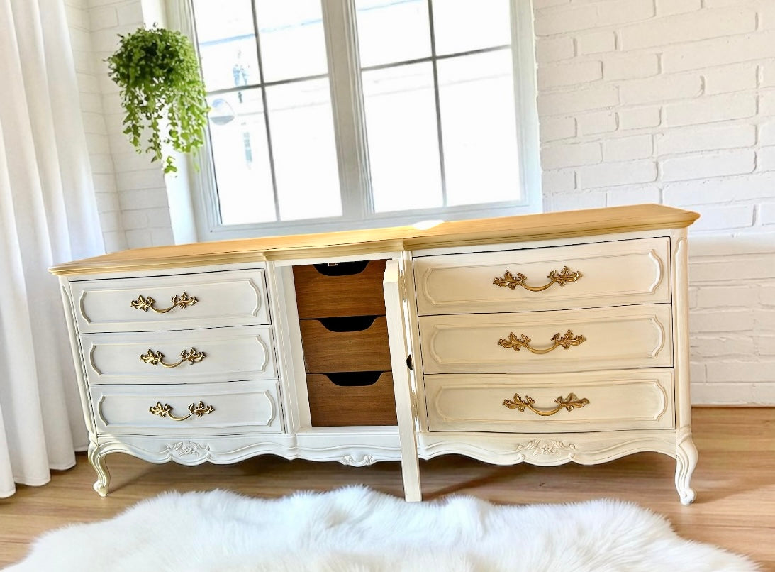 Thomasville refinished 9-drawer dresser