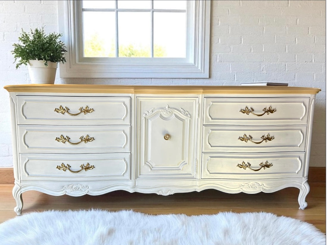 Thomasville refinished 9-drawer dresser