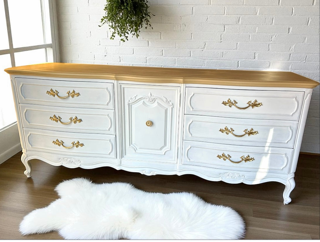 Thomasville refinished 9-drawer dresser