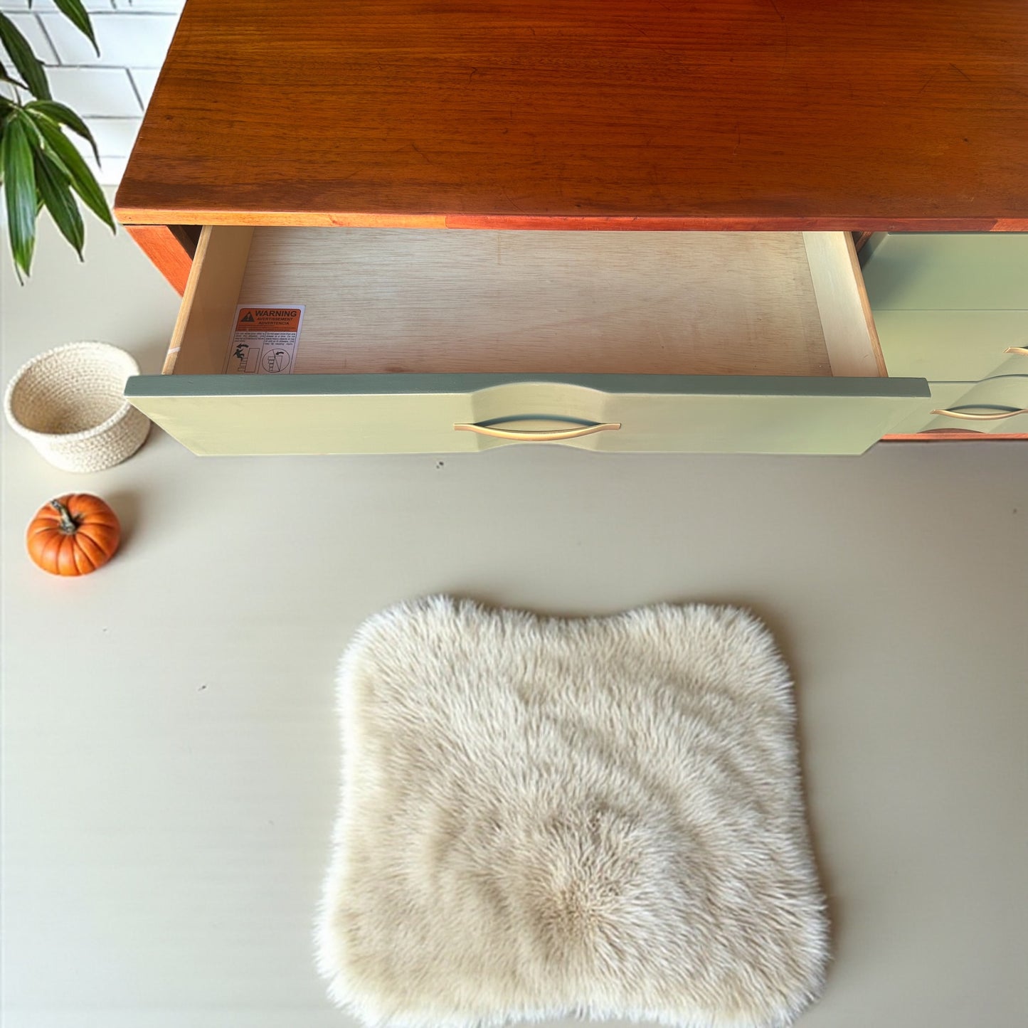 Restored and refurbished real wood dresser- 6 drawers