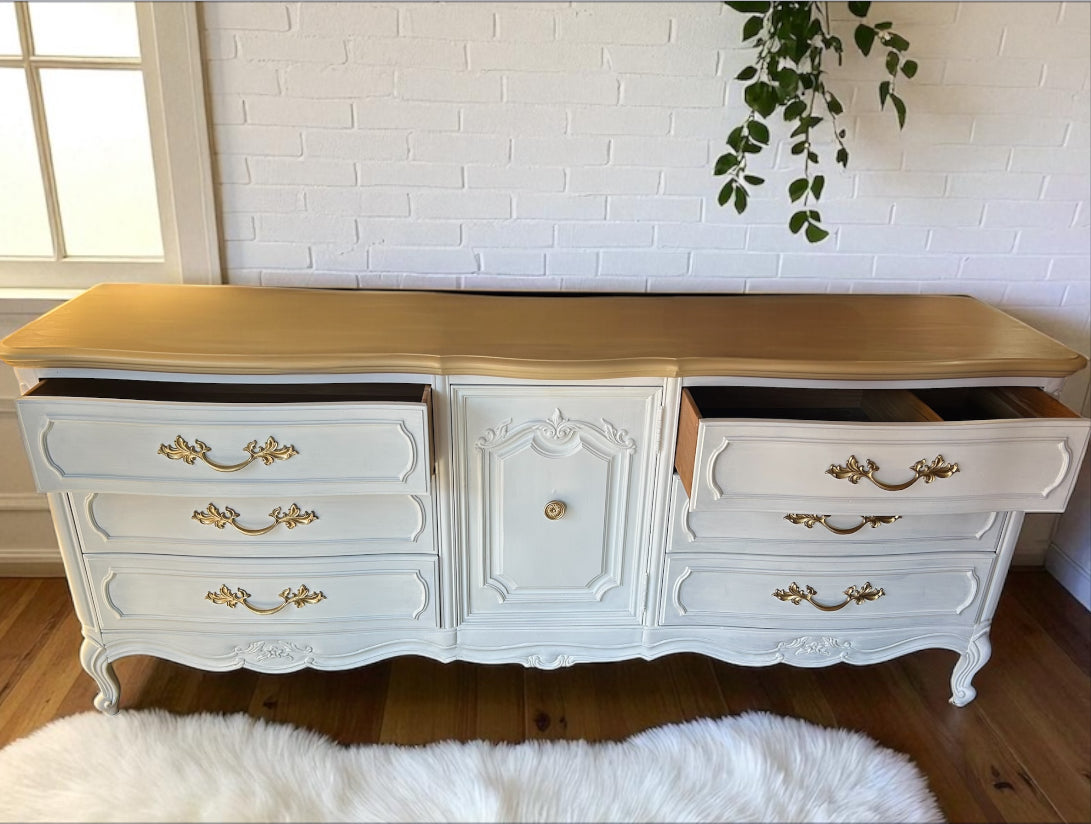 Thomasville refinished 9-drawer dresser