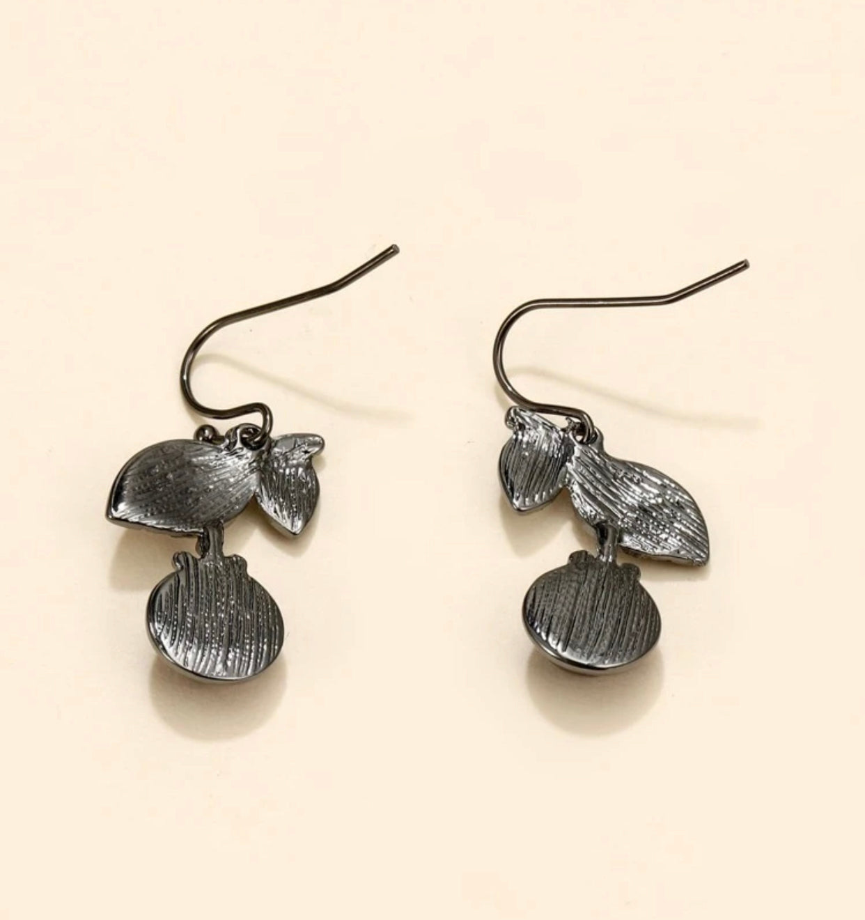 Purple leaf dangle earrings