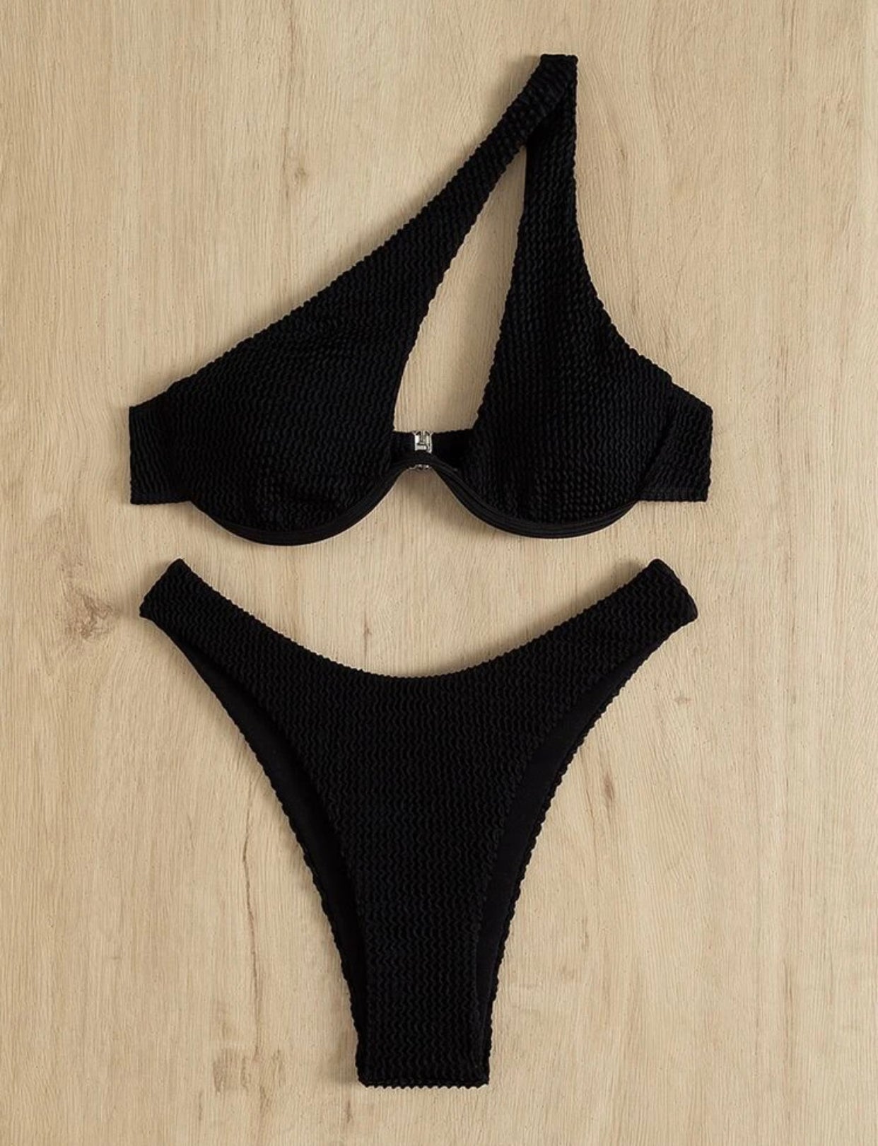 Textured one shoulder underwire bikini swimsuit