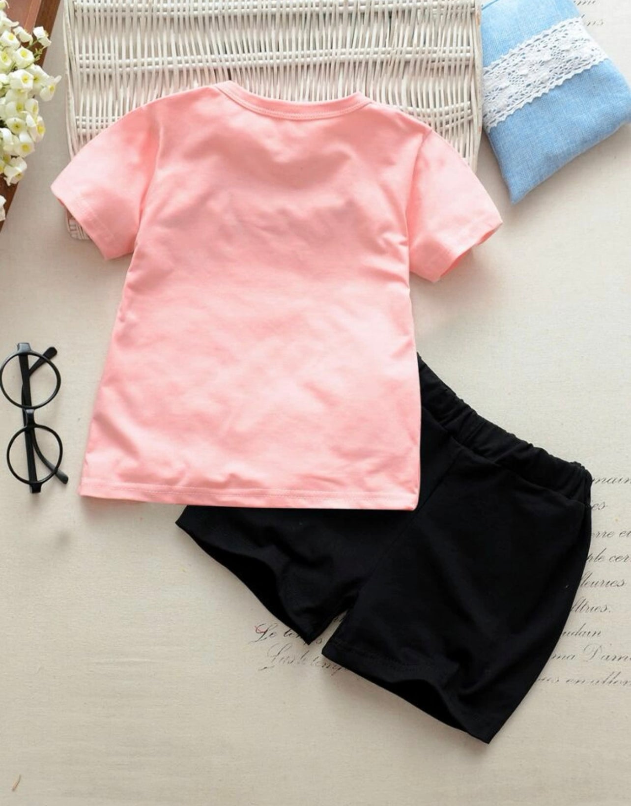 Toddler Girls Eyes & Lip Print Tee With Shorts
