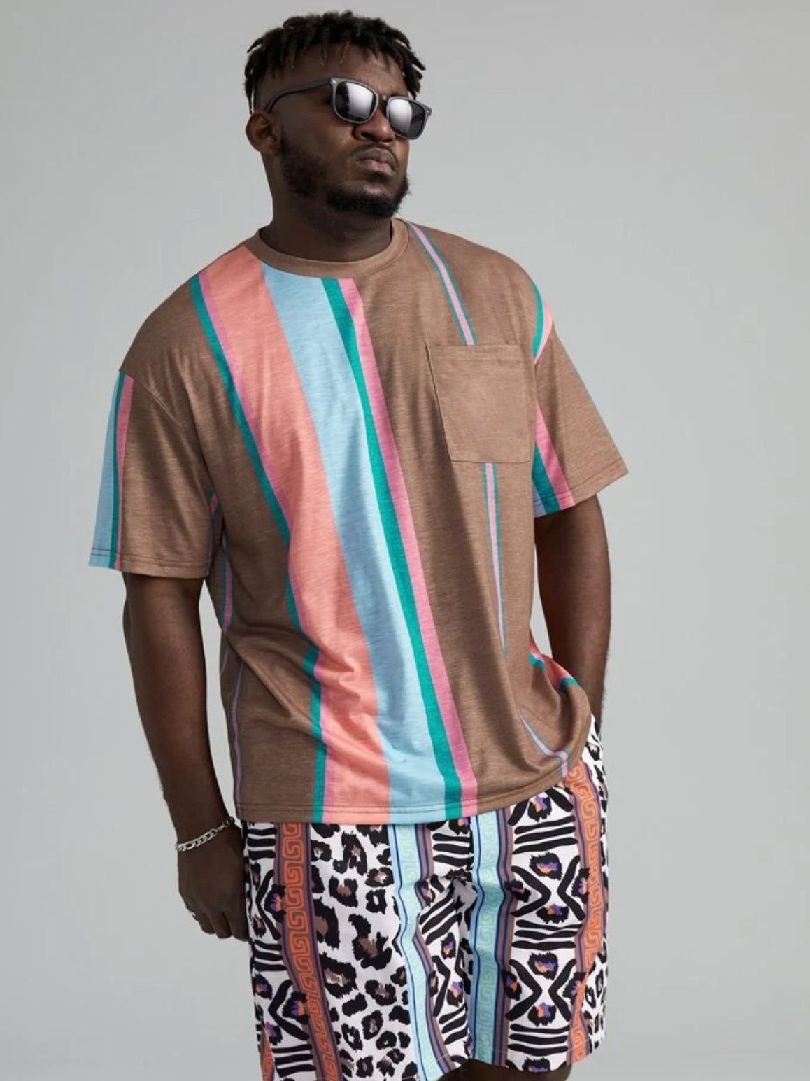 Extended sizes men striped pocket front tee & leopard print shorts set