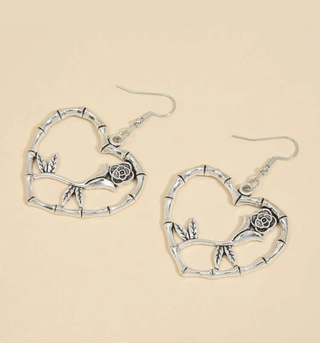 Heart decor dangle earrings