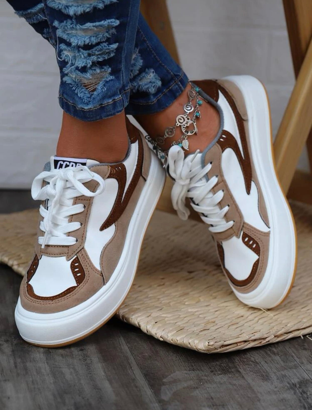 Colorblock lace-up front skate shoes