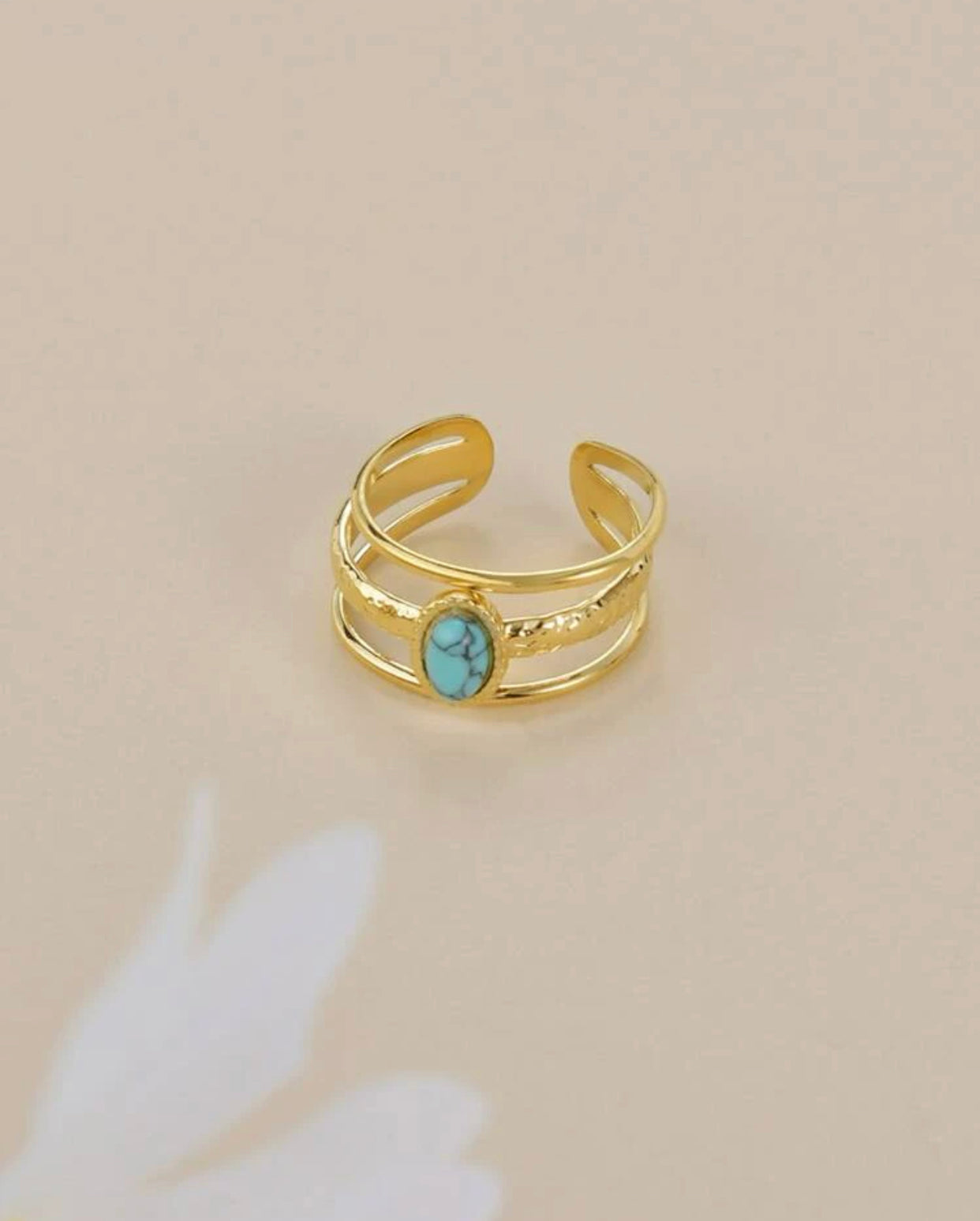 Oval decor layered ring