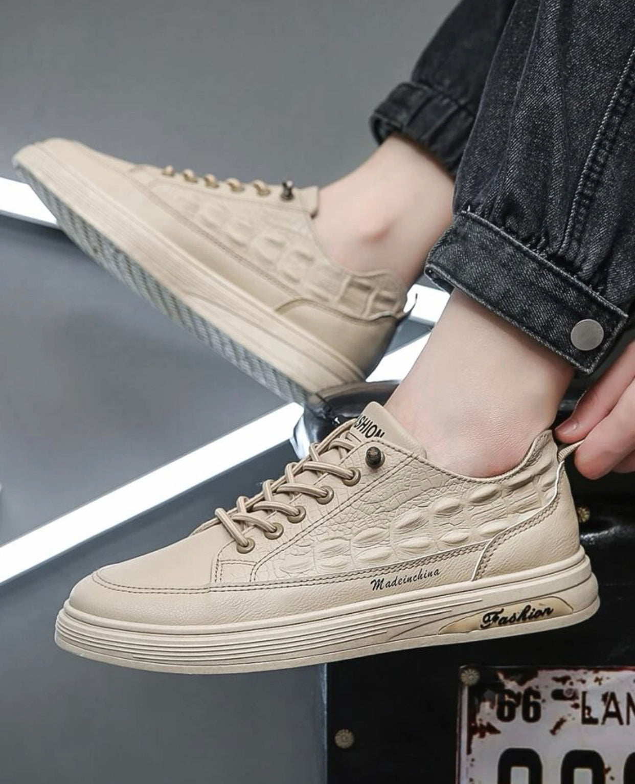 Men’s Khaki letter graphic lace-up front skate shoes