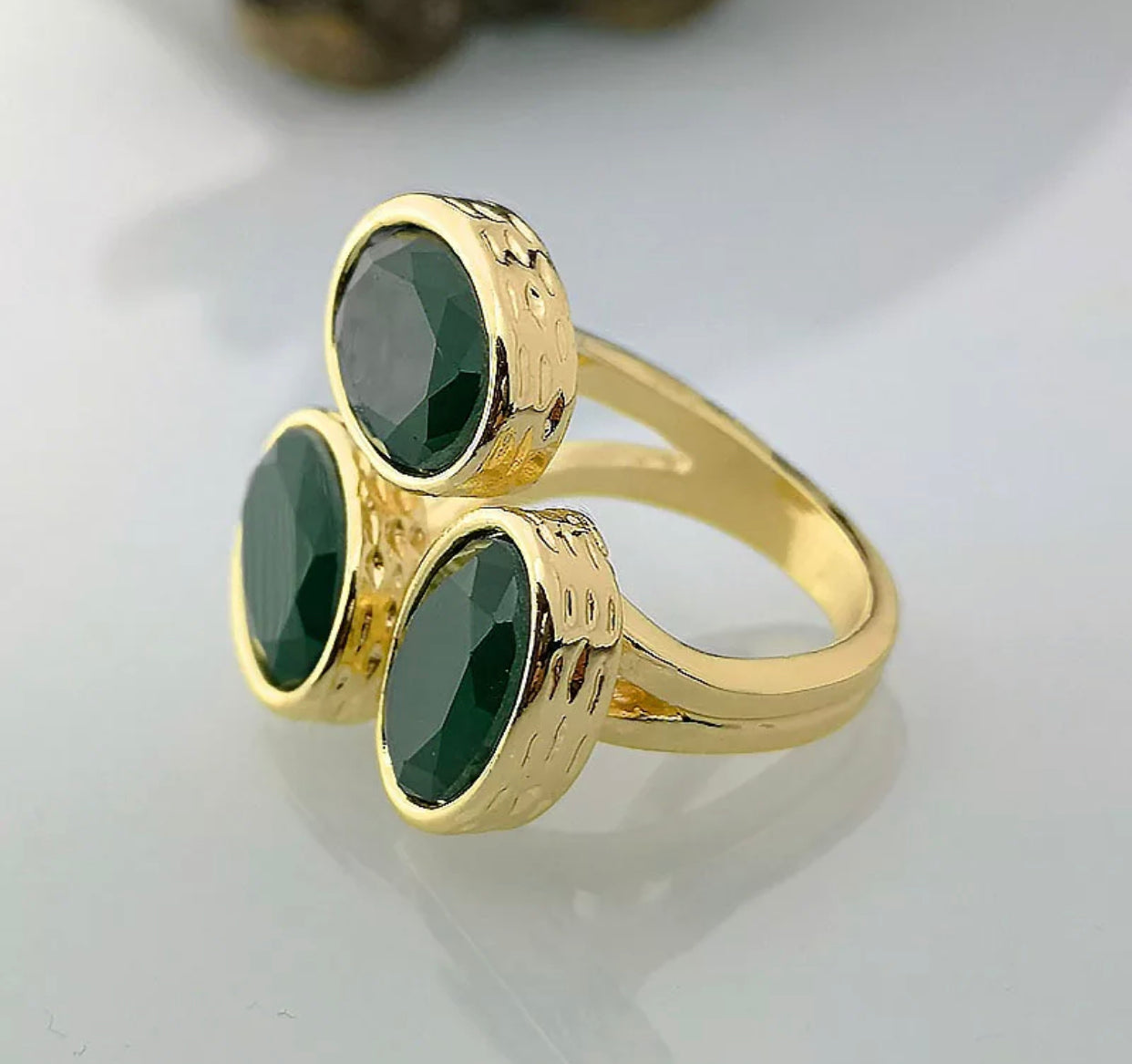 Luxury AAA Dark Green Cubic Zirconia golden metal statement ring. Size 8.