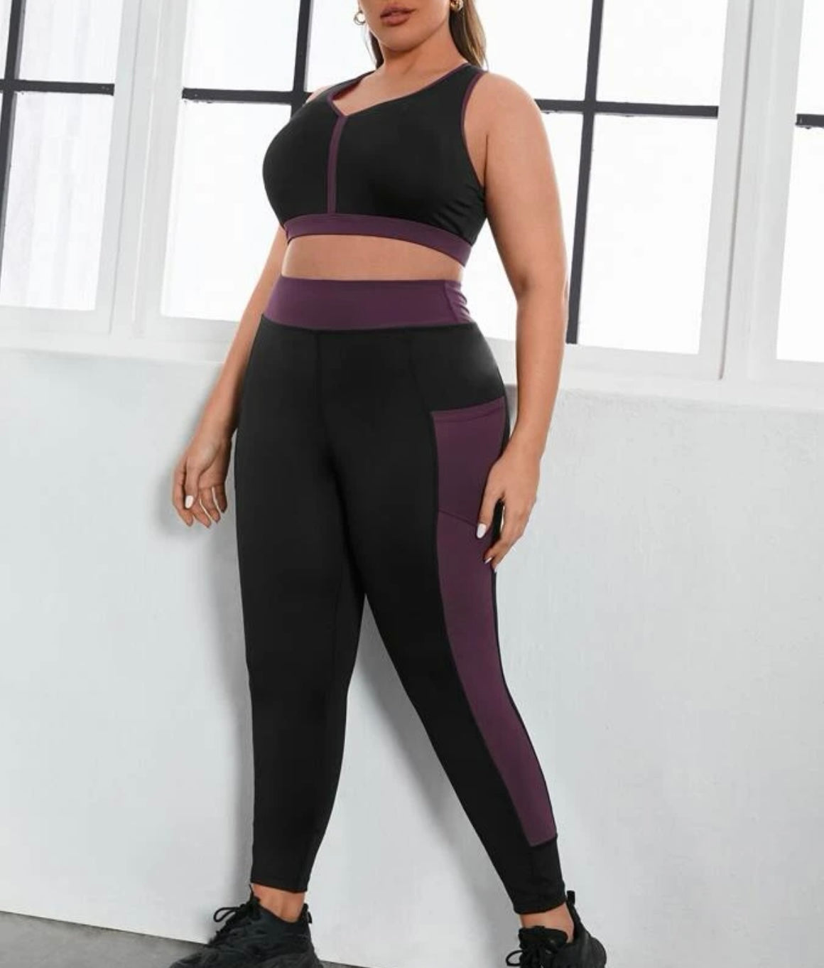 Plus four-way stretch two tone sports set with phone pocket