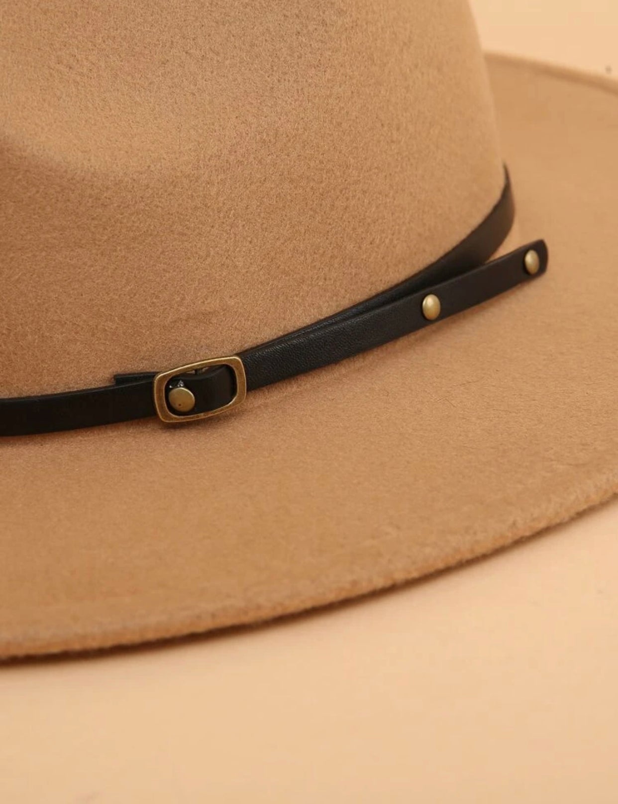 Khaki colored belt decor fedora hat