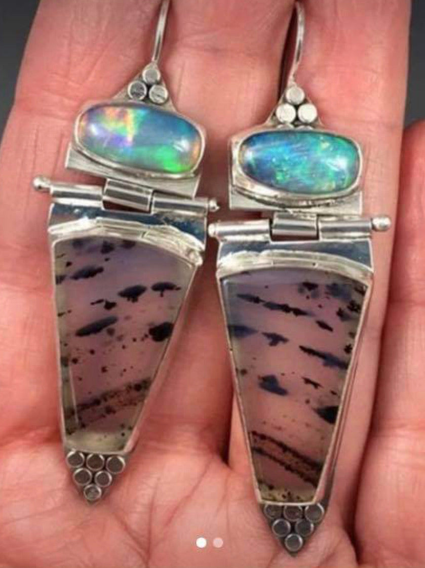 Elegant and fashionable drop earrings