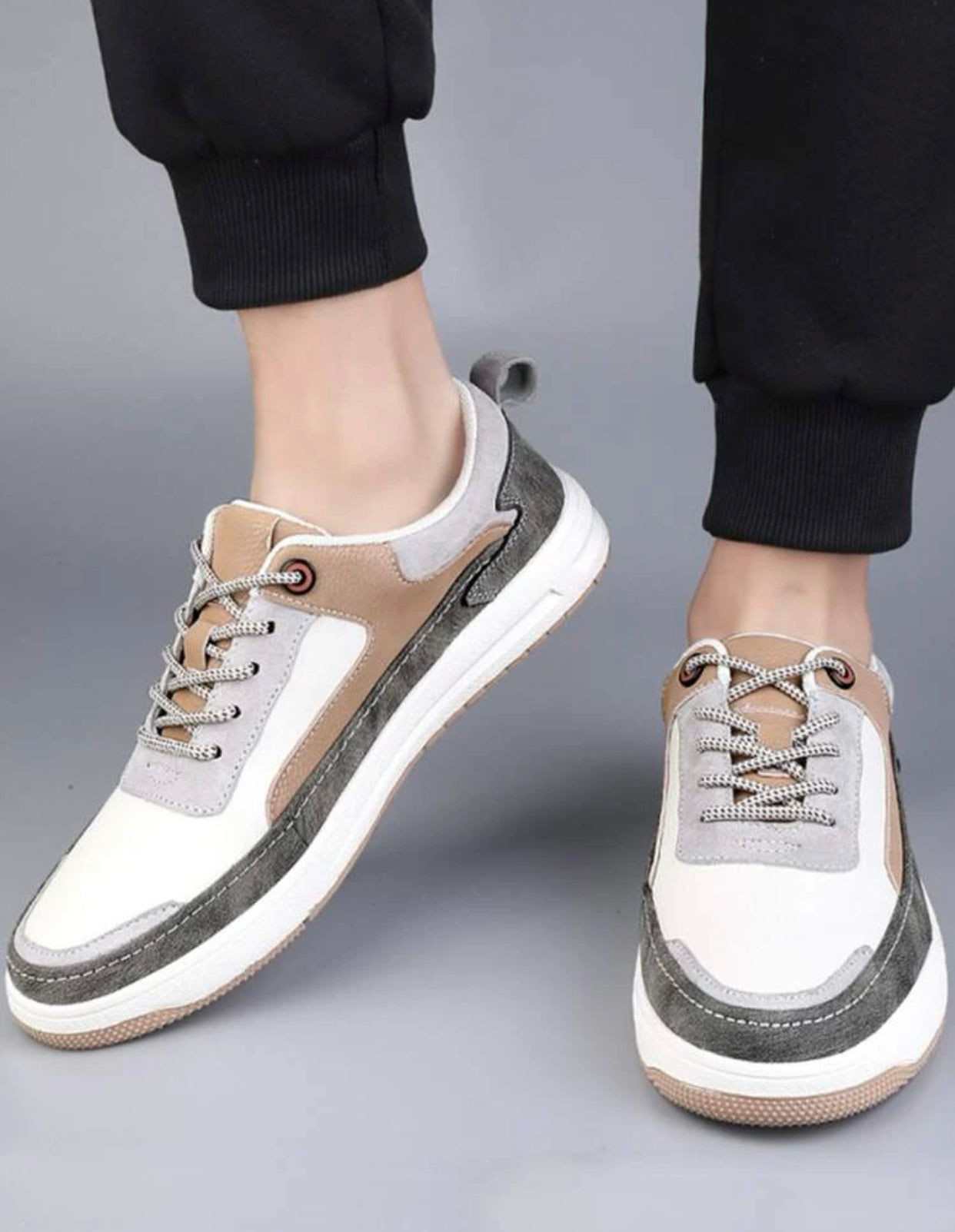 Men’s lace up front skate shoes