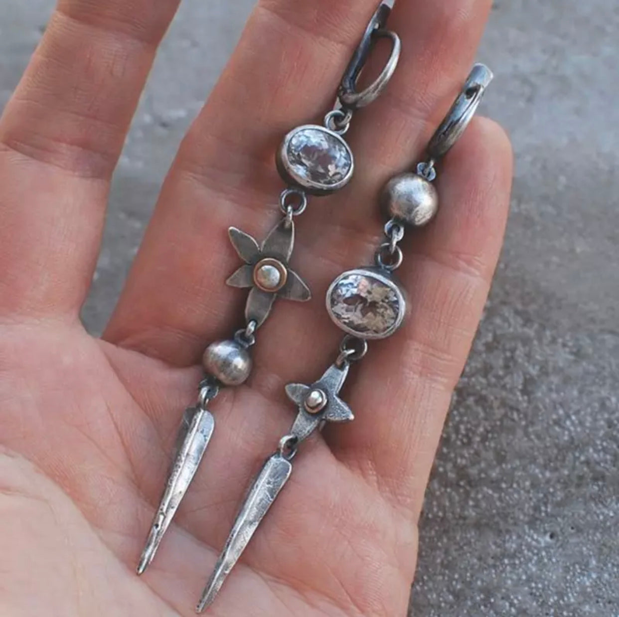 Long Antique Silver Color Drop Dangle Earrings for Women Punk Vintage Flower Metal White Crystal Cone Pendant Earrings