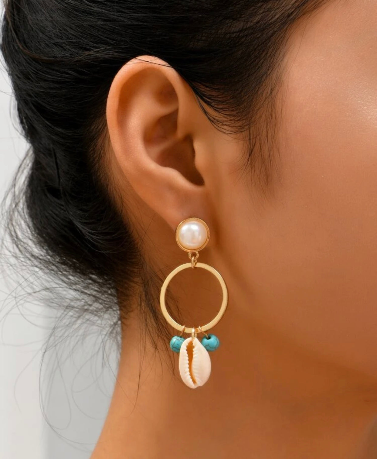 Shell decor drop earrings