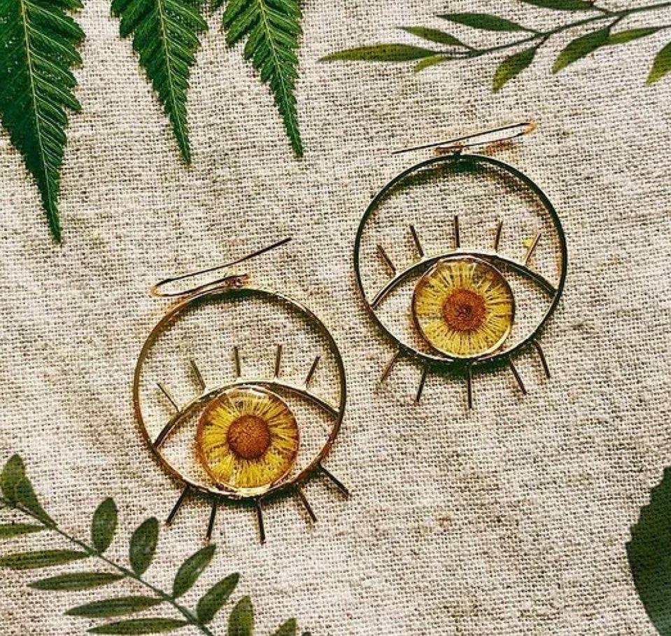 “Eye of The Daisy” Dangles