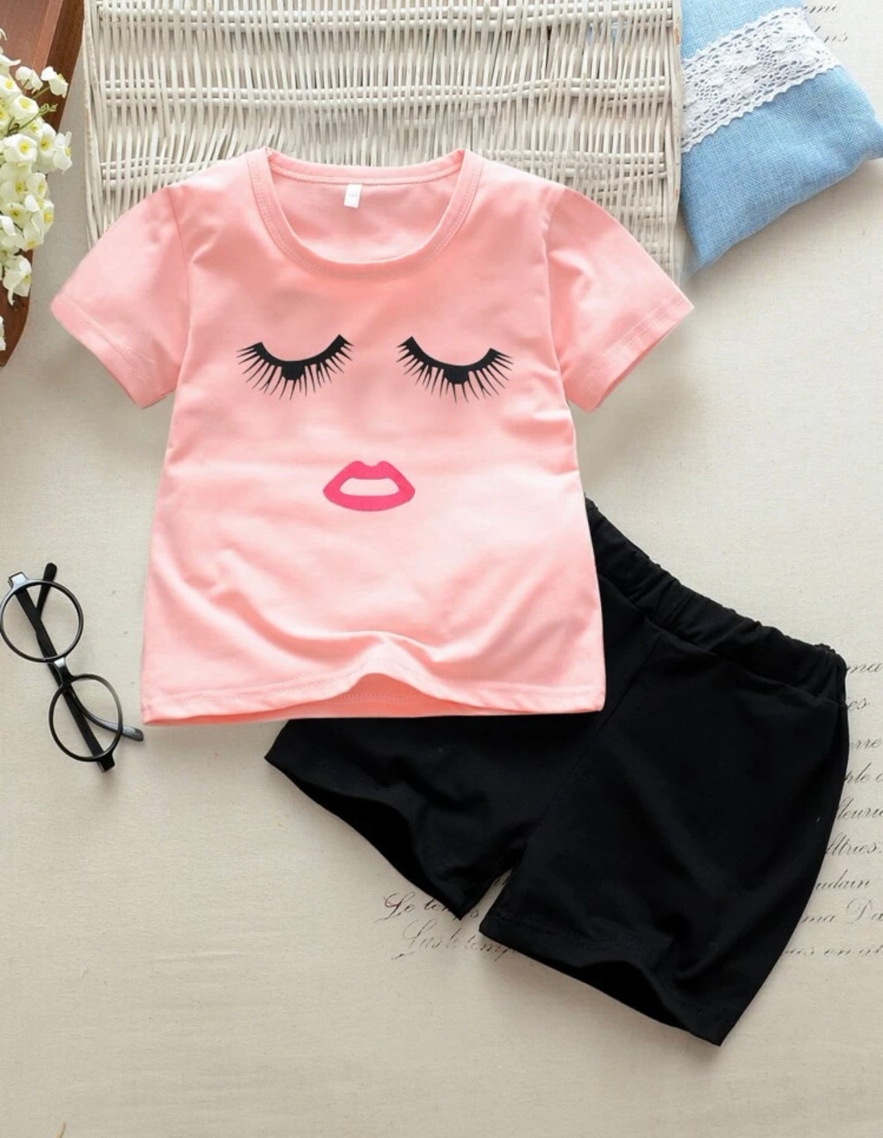 Toddler Girls Eyes & Lip Print Tee With Shorts