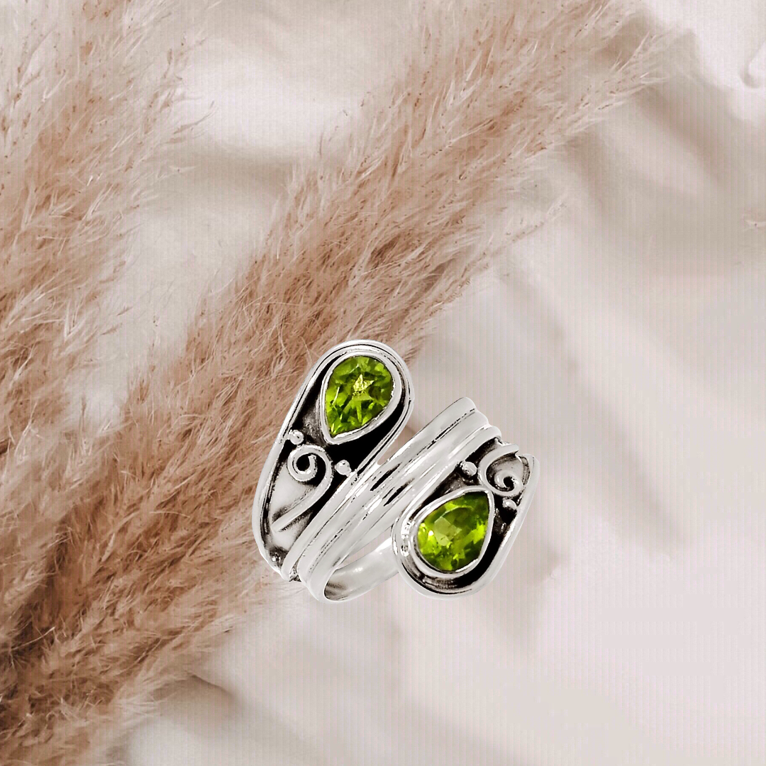 Peridot 925 Sterling Silver Ring Jewelry Size 7.5