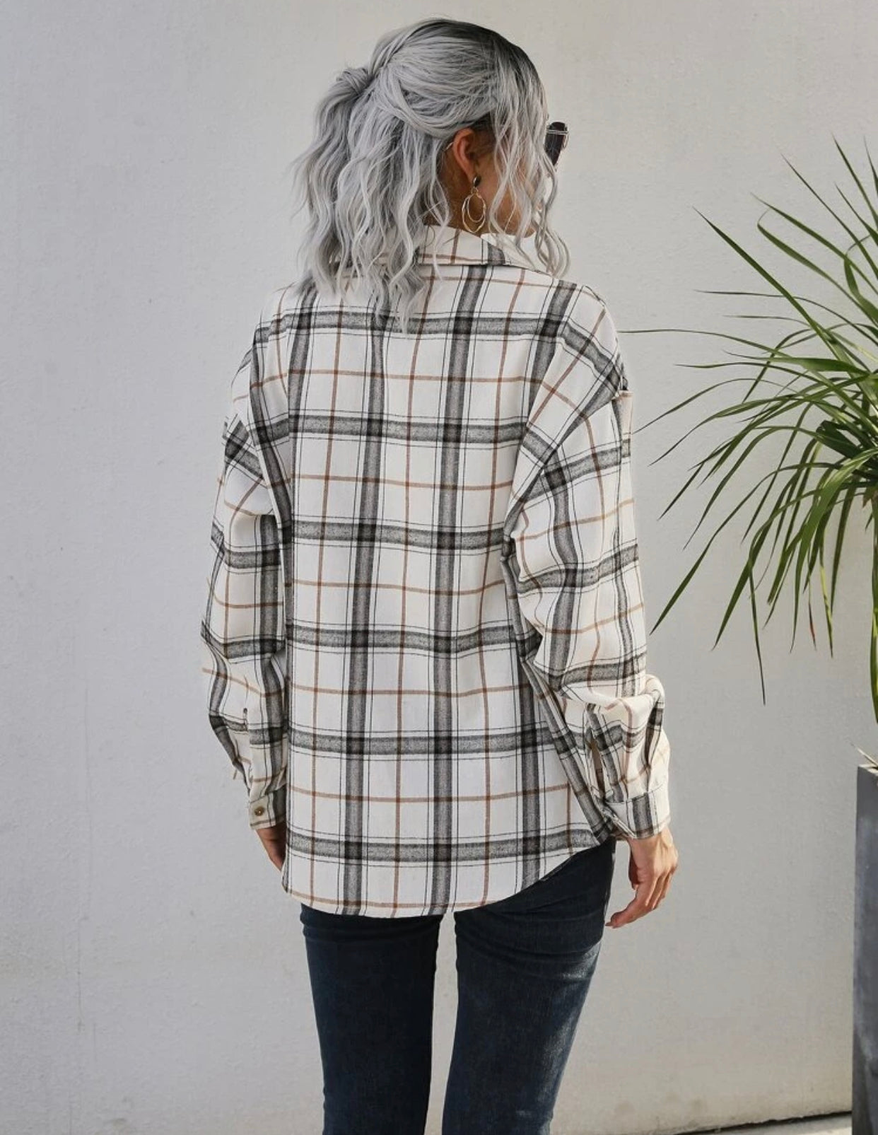 Plaid patched pocket drop shoulder coat