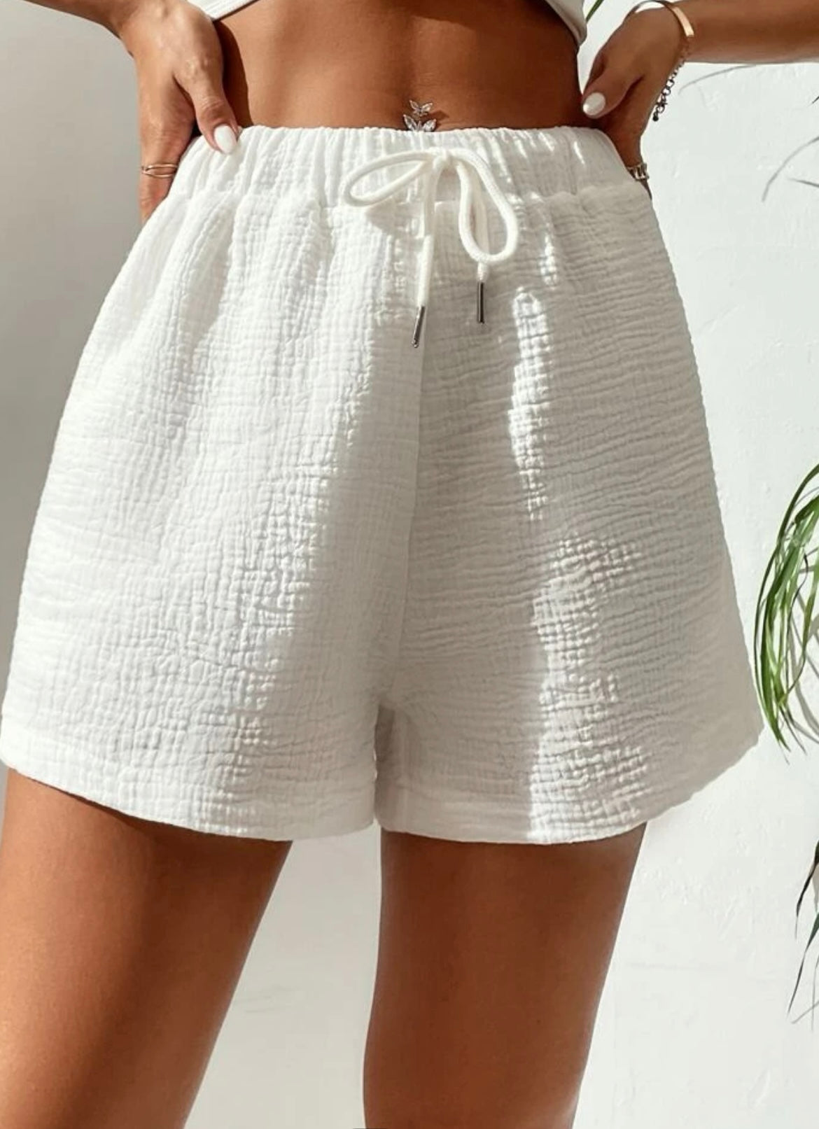 Petite solid drawstring front shorts