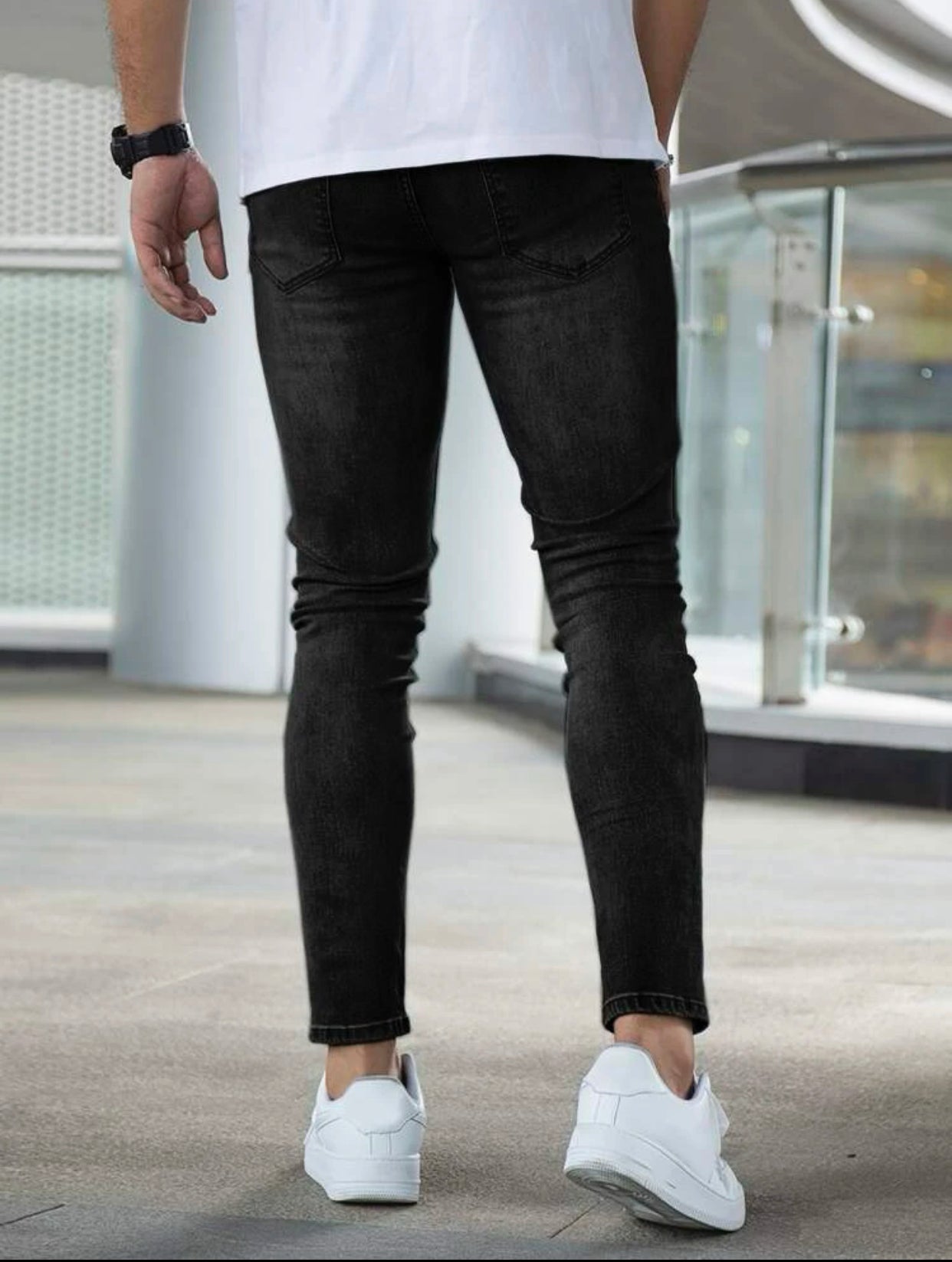 Men’s ripped frayed skinny jeans