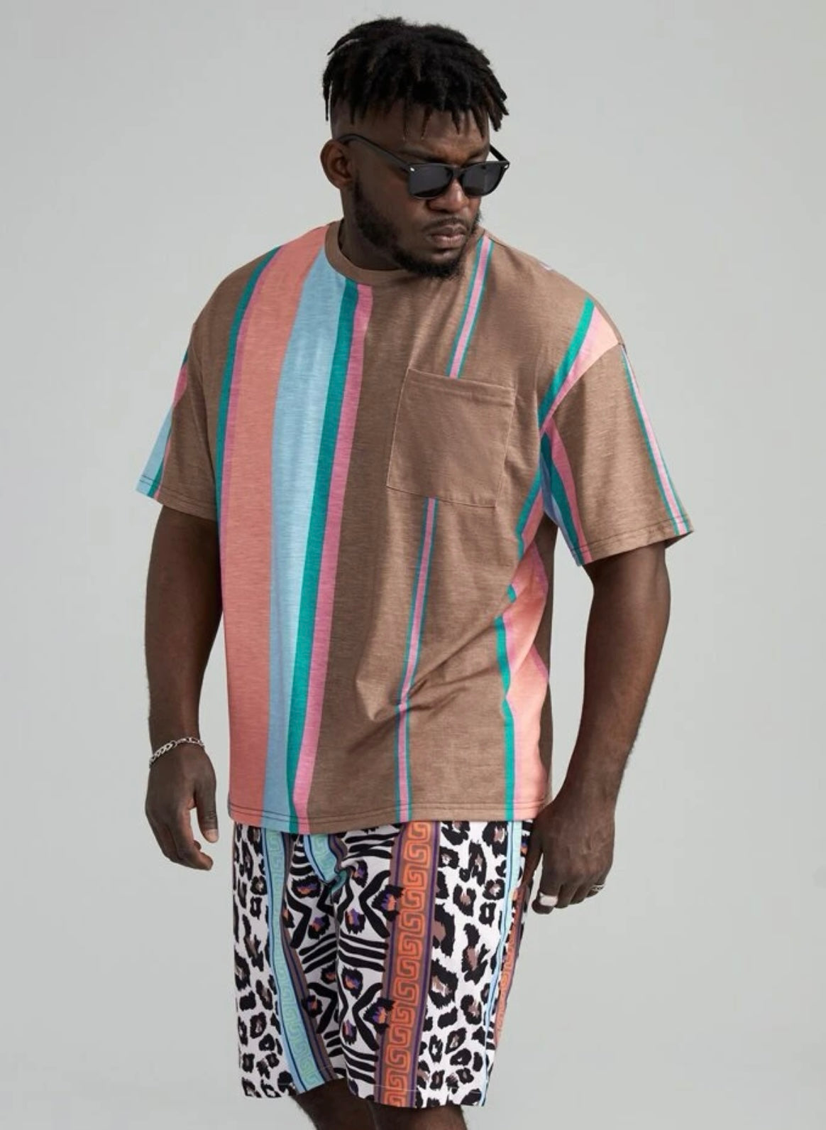 Extended sizes men striped pocket front tee & leopard print shorts set