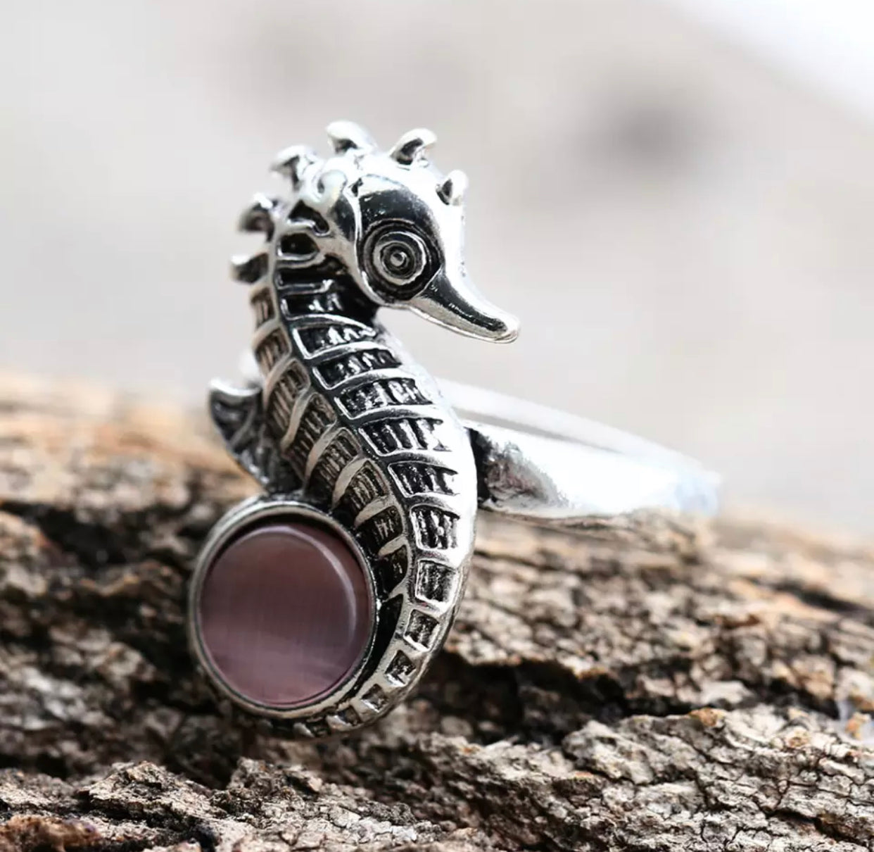 Novel Seahorse Ring Inlaid Pink Gem ring. Size 8.