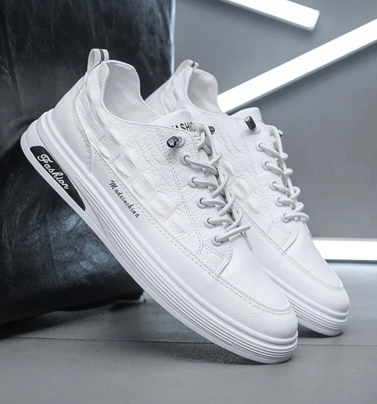 Men’s letter graphic lace-up front skate shoes