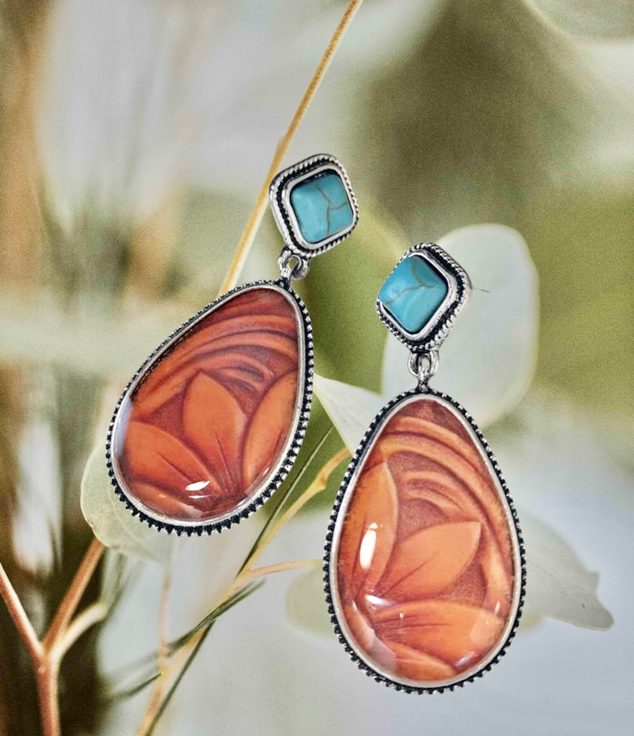 Water drop decor earrings