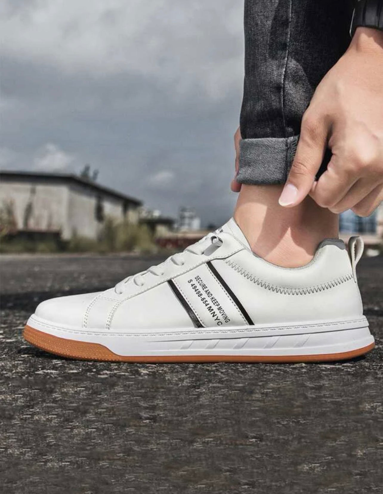 Men Letter Graphic Lace-up Skate Shoes