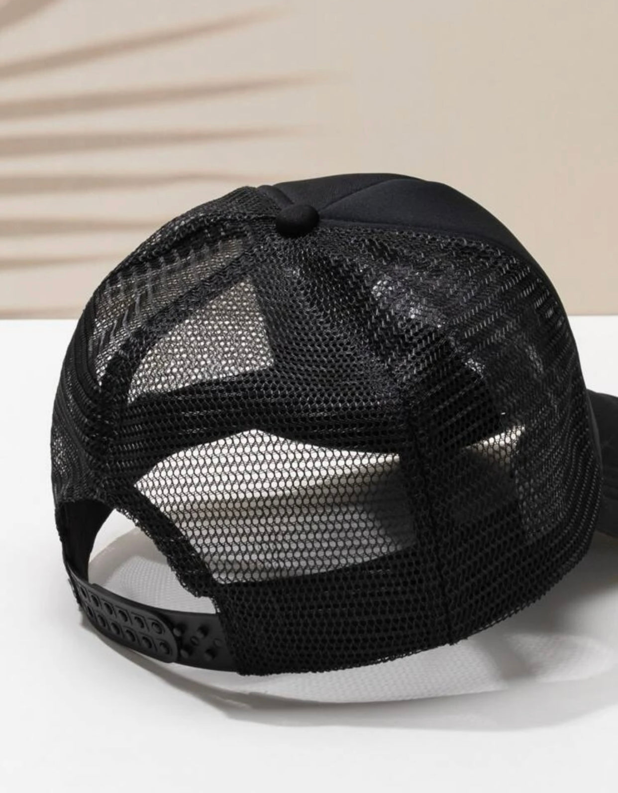 Men thorn print trucker hat