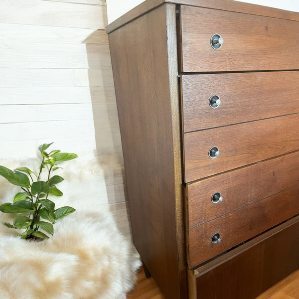 Bassett Furniture inc. vintage dresser