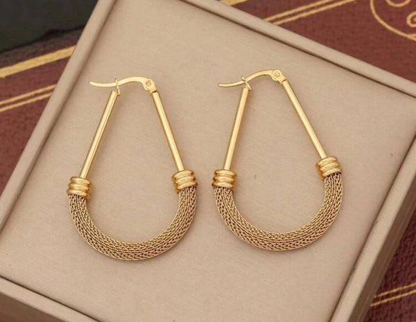 2pcs European Style Hollow Out Earrings