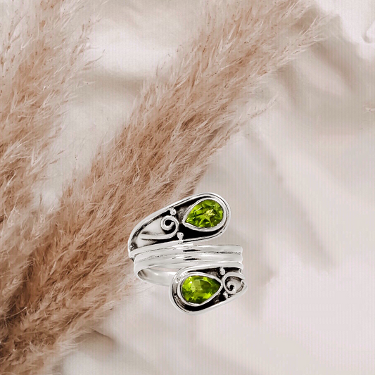 Peridot 925 Sterling Silver Ring Jewelry Size 7.5