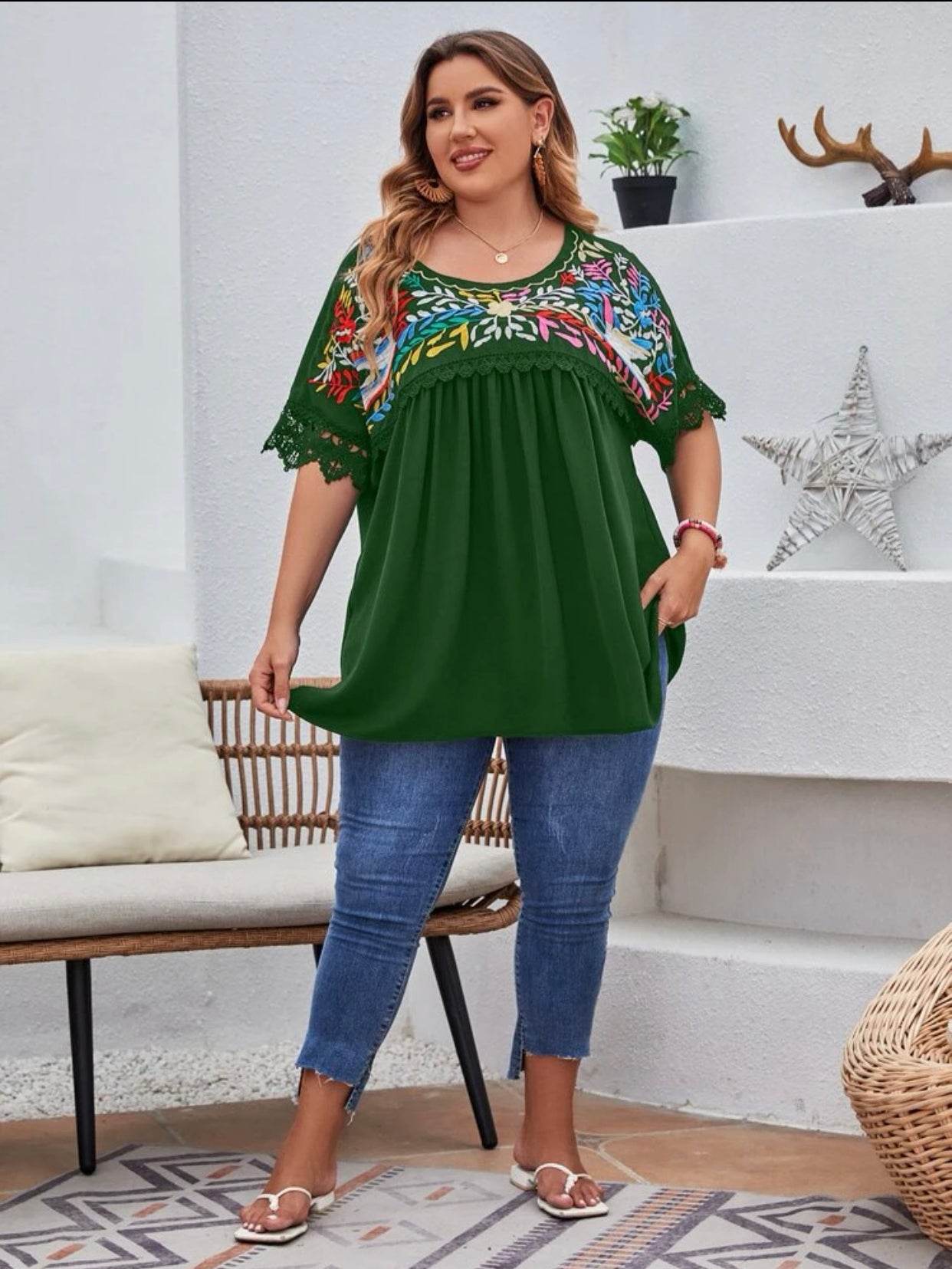 Curve & plus embroidered lace cuff blouse
