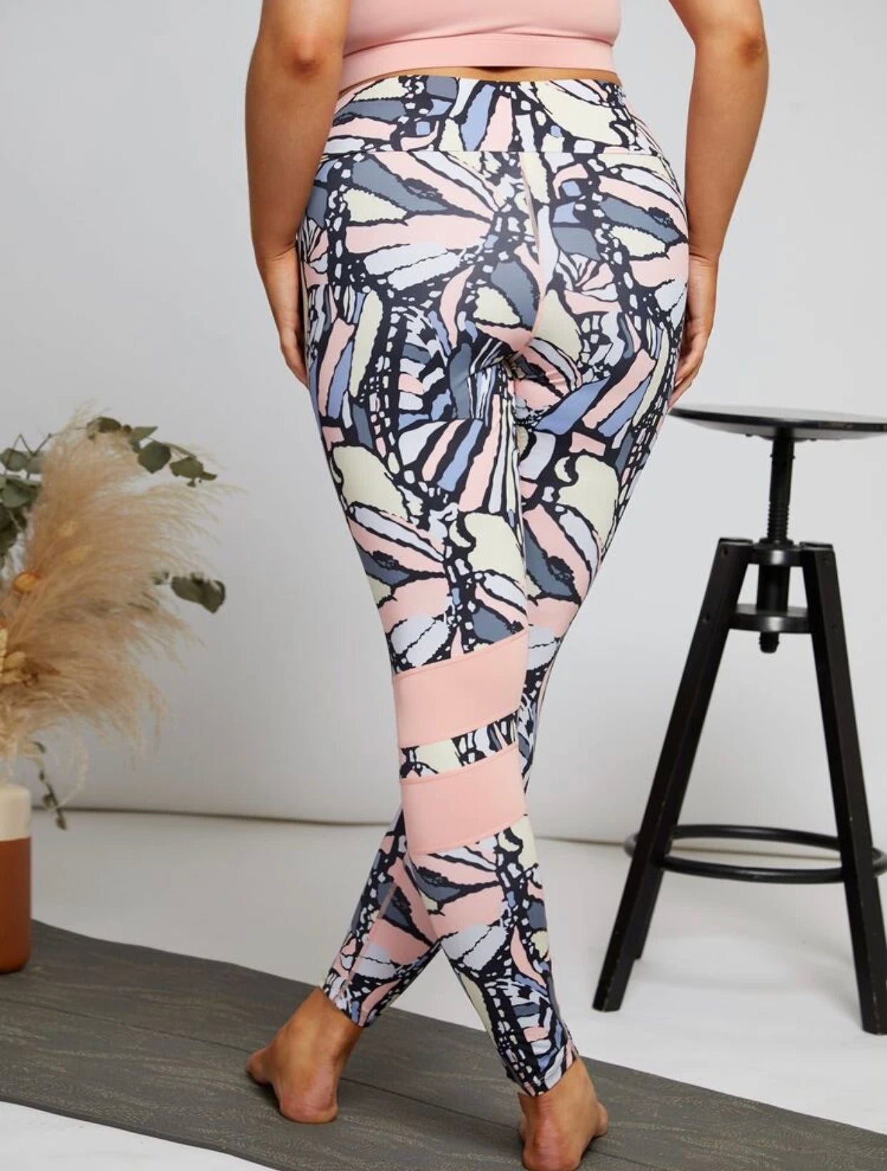 Peekaboo sports bra and floral leggings set - Christina’s unique boutique LLC