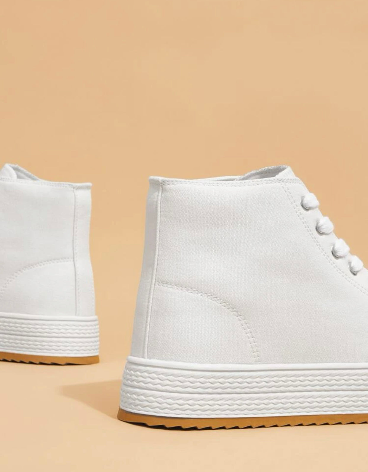 Minimalist high top lace-up front canvas shoes