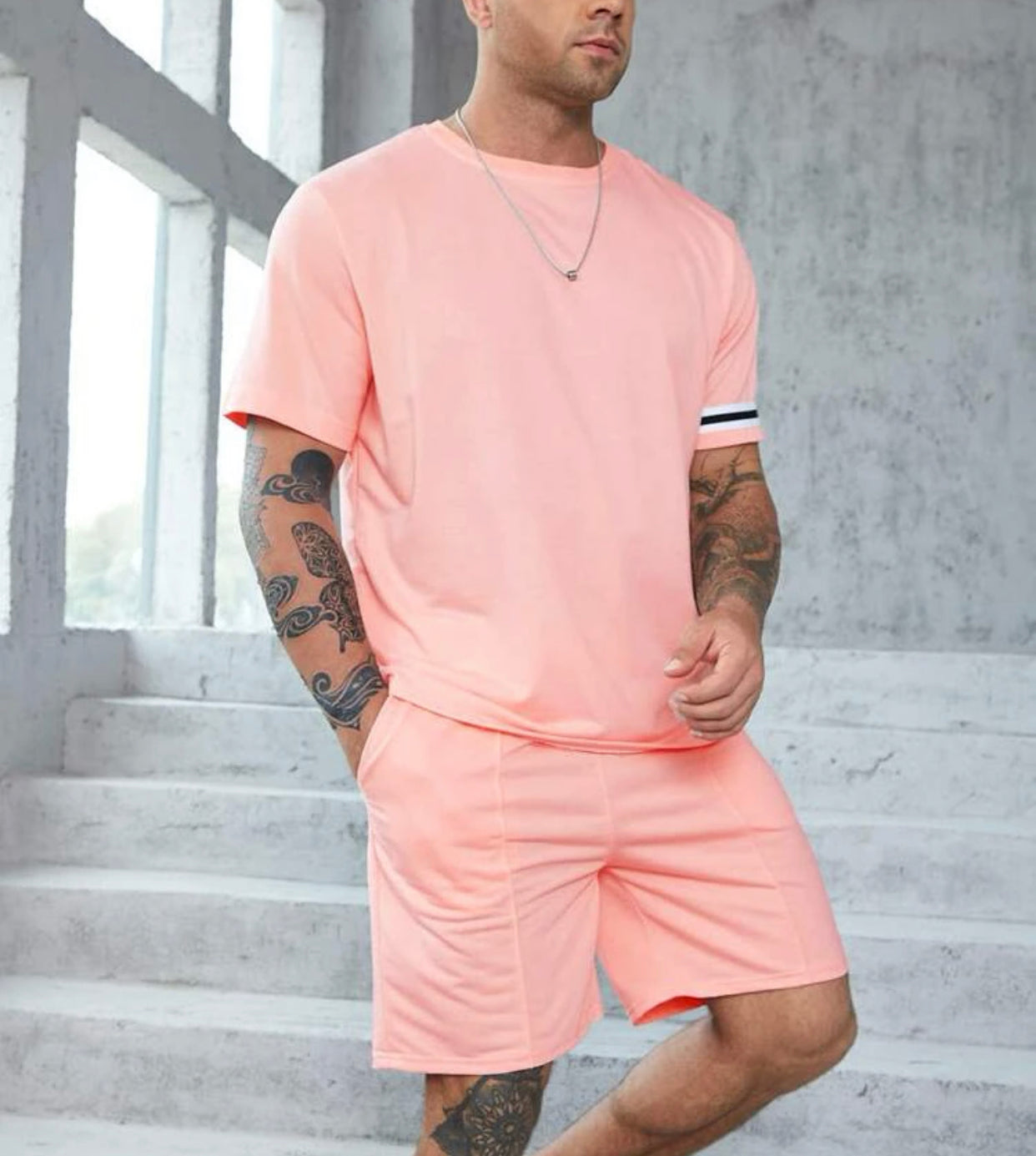 Men’s contrast tape tee with drawstring waist shorts