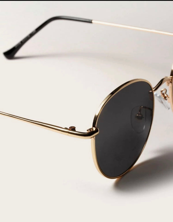 Metal frame sunglasses - Christina’s unique boutique LLC