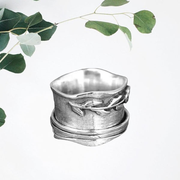 Vintage Silver Color Hand Carved Flower Ring. Size 9.