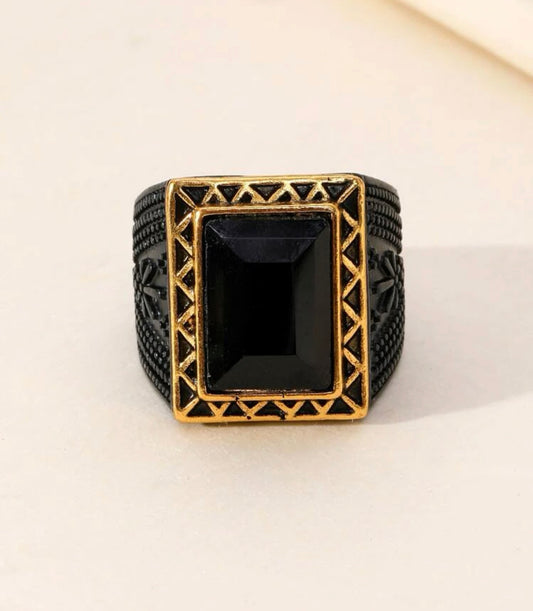 Geometric decor gold accent ring
