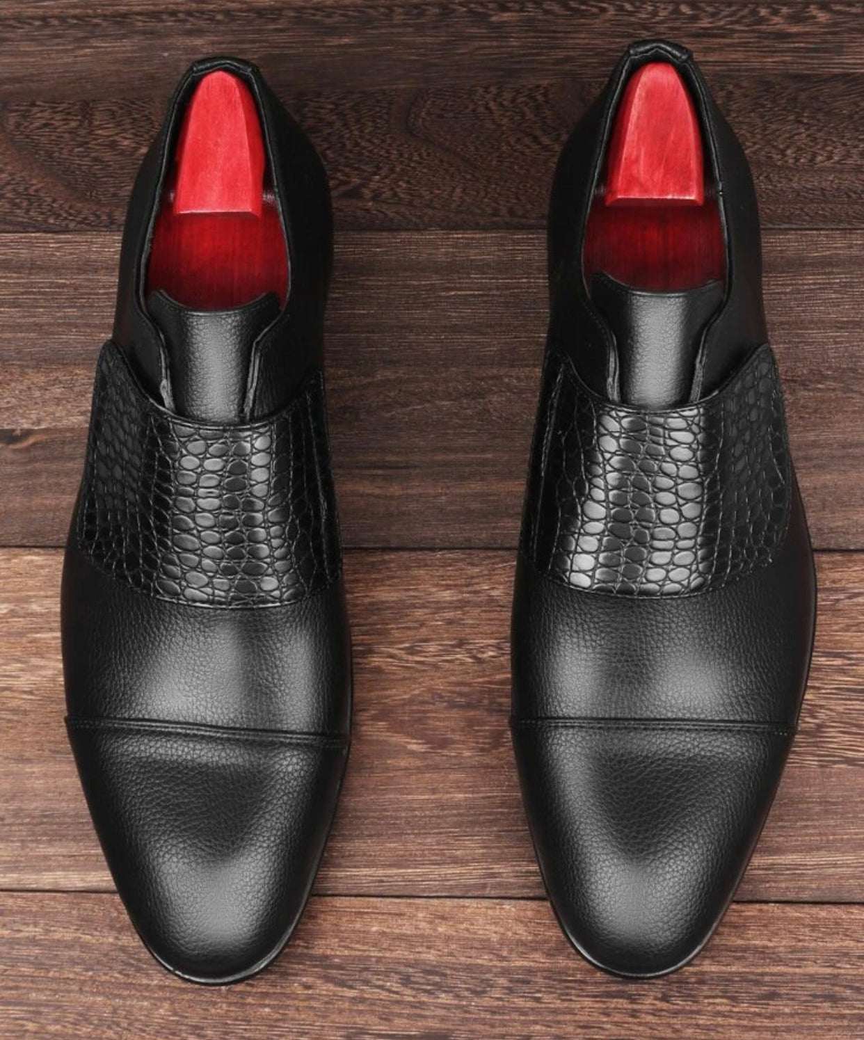 Men’s crocodile embossed loafers