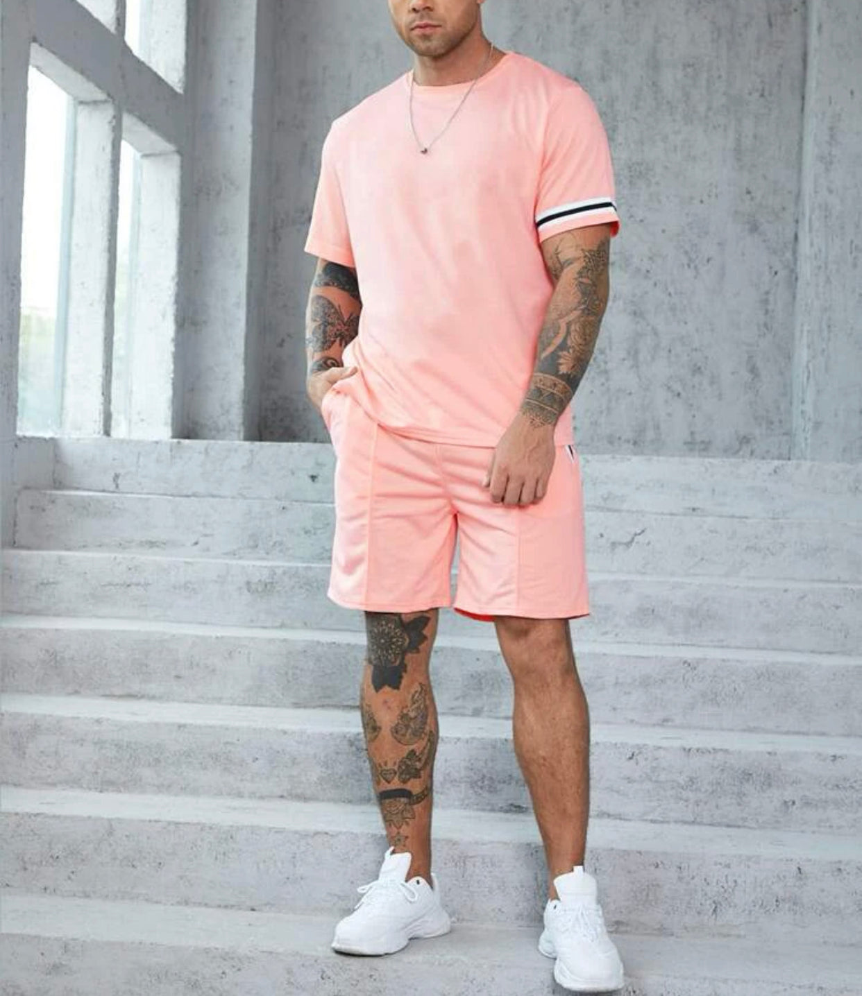 Men’s contrast tape tee with drawstring waist shorts