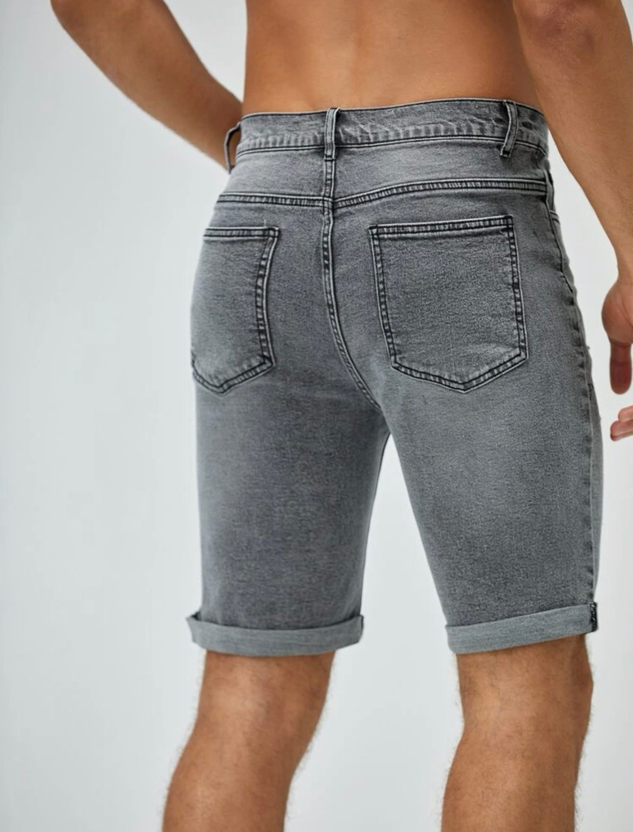 Men’s ripped frayed roll hem denim shorts