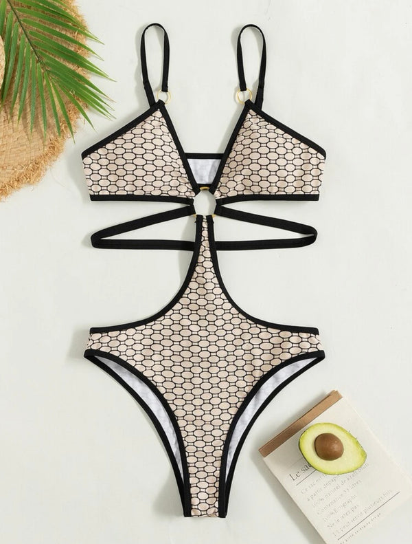 Ring linked cut out one piece swimsuit