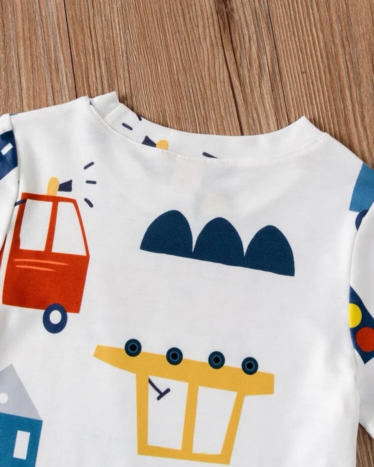 Toddler boys car & letter graphic tee