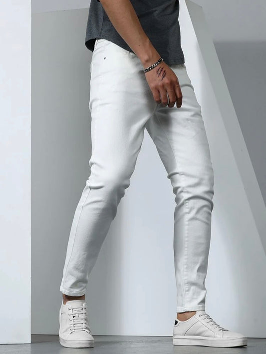 Men’s solid tapered jeans