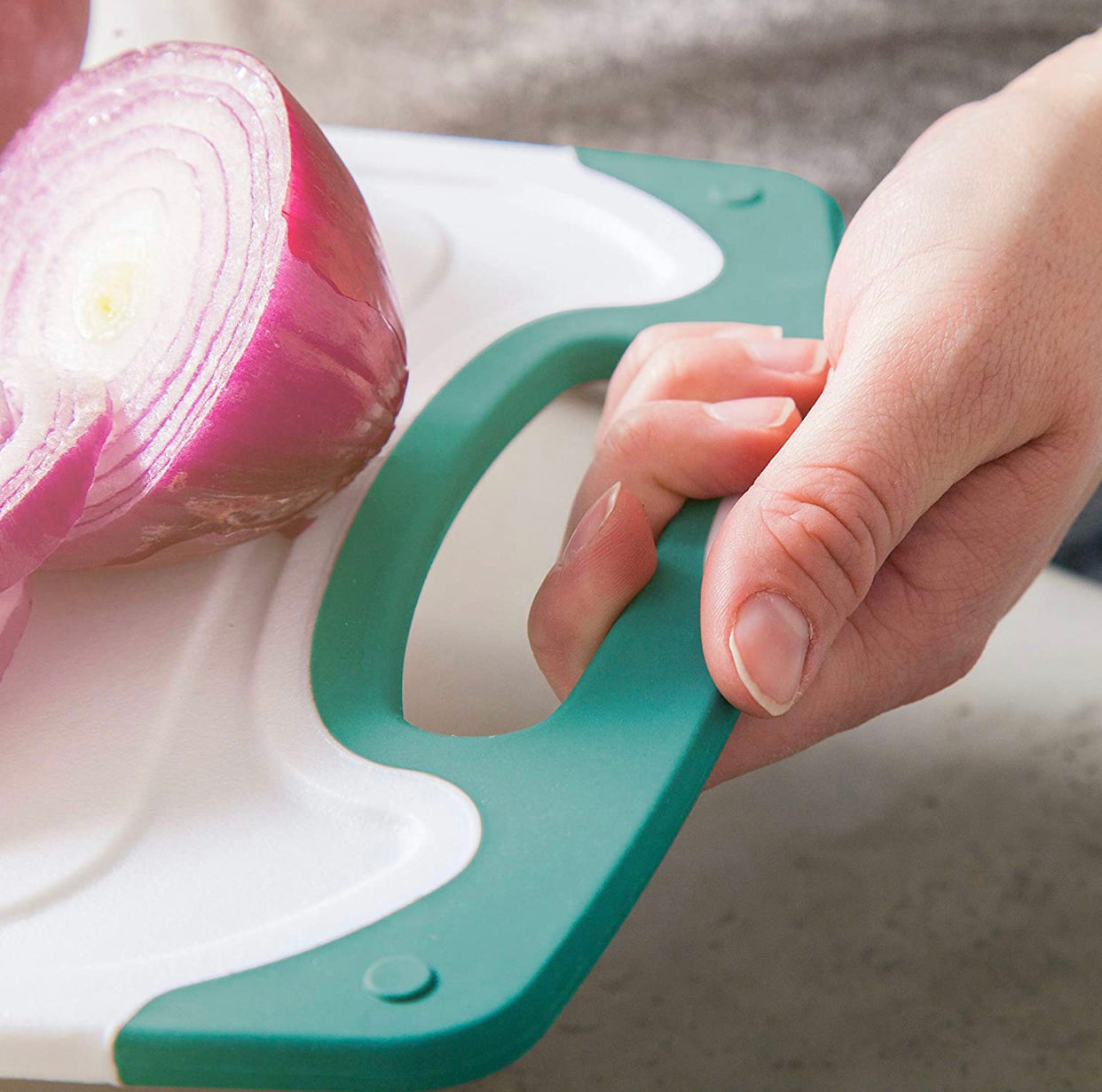 HOMWE Kitchen Cutting Board (3-Piece Set) - Juice Grooves with Easy-Grip Handles, Non-Porous, Dishwasher Safe - Multiple Sizes